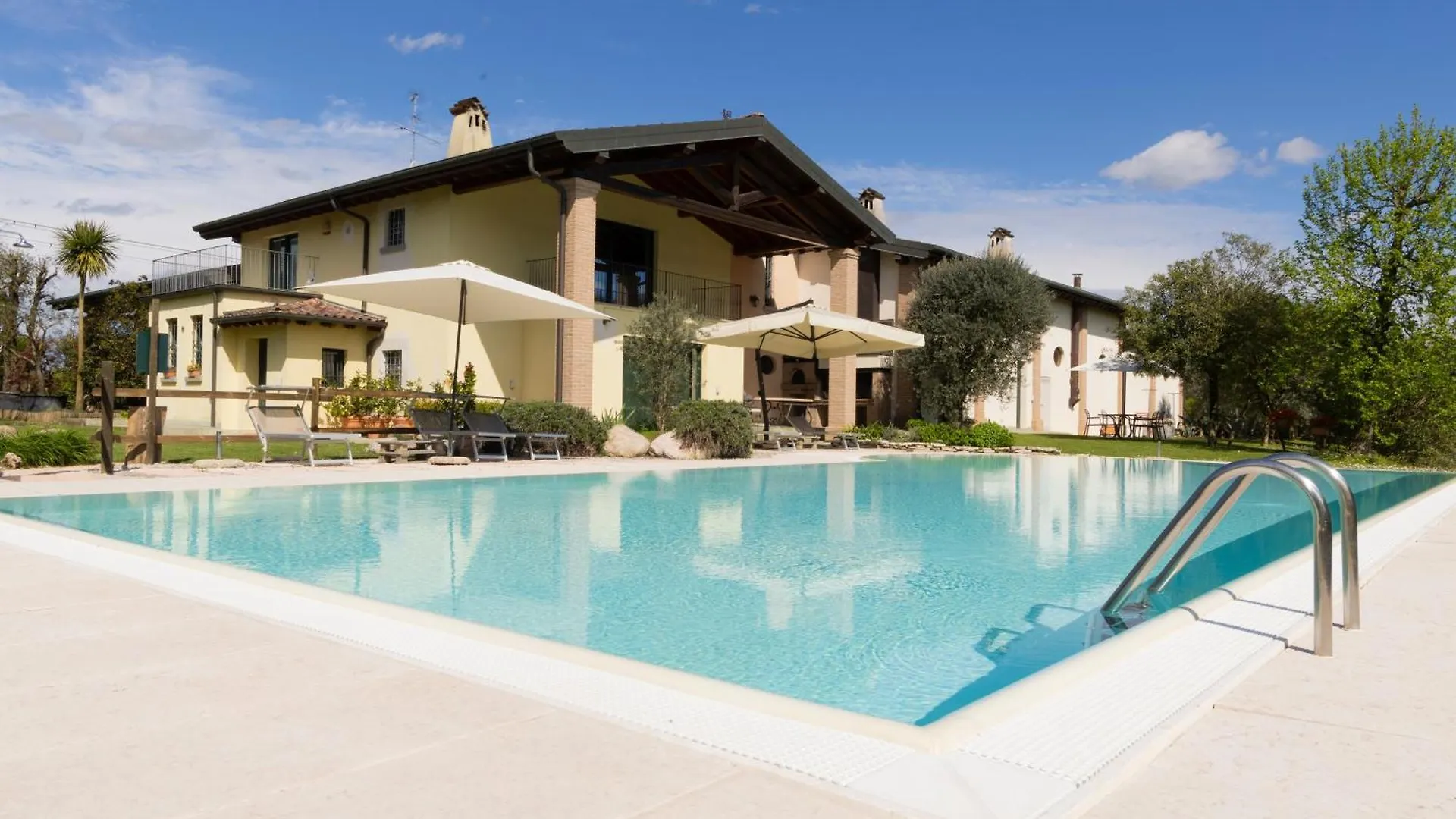 Alloggio per agriturismo agriturismo il glicine bianco Monzambano Italia